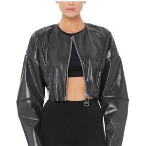 Alo Yoga Liquid Jacket in Anthracite Grey Sz S